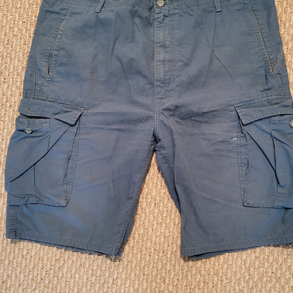 Dark blue levi shorts